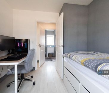 2 bedroom flat to rent - Photo 4