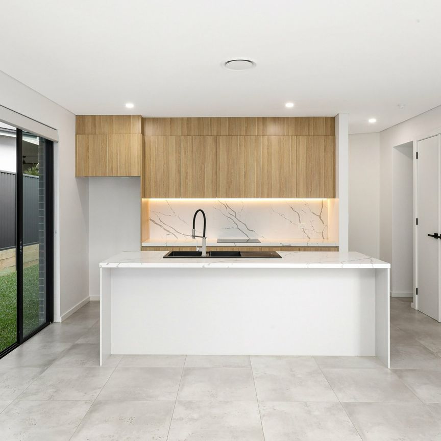 51 Gal Cres, MOOREBANK NSW - Photo 1