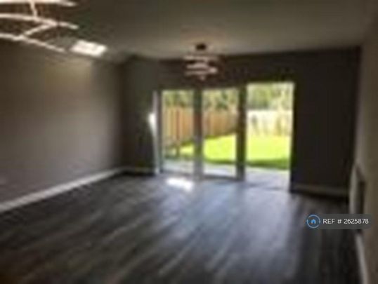 5 bedroom semi-detached house to rent - Photo 1