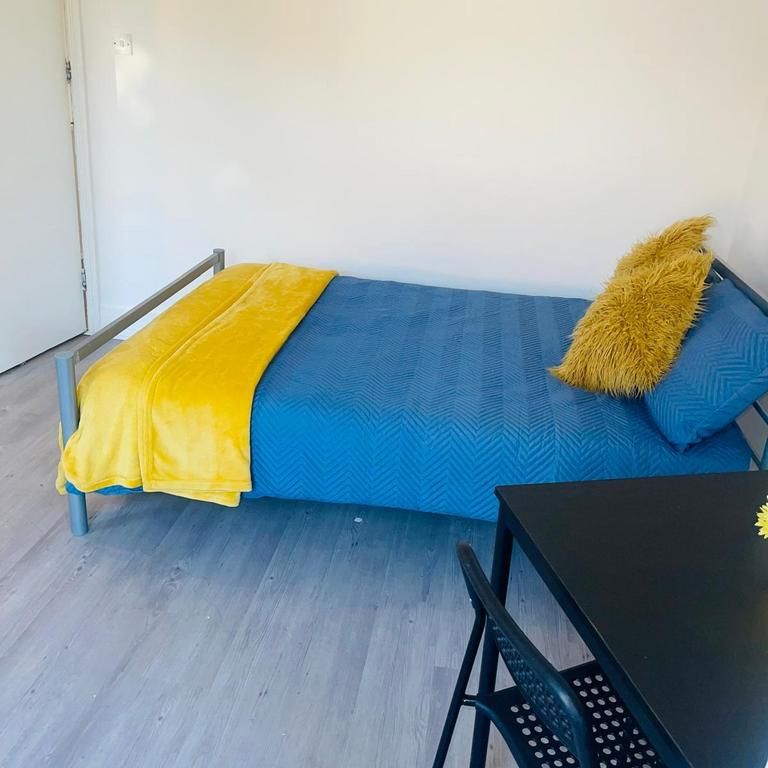 1 bedroom in a house share to rent - Photo 1