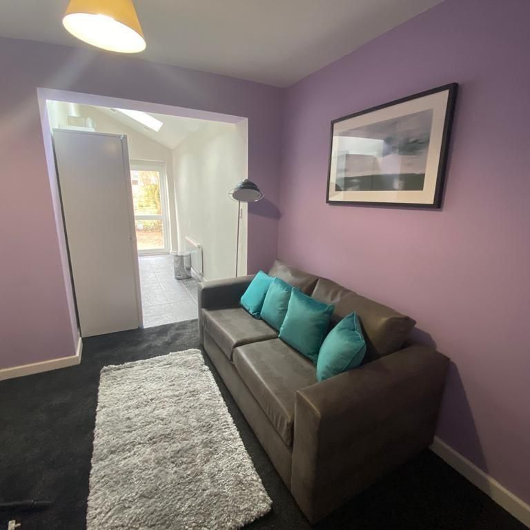 Manchester Road East - Photo 1