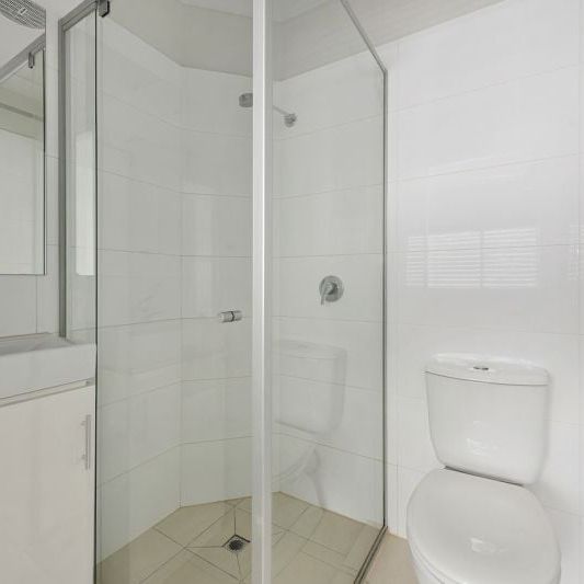 Modern Townhouse, Generous in Size, So Close to the University of Qld, QUT and CBD! - Photo 1