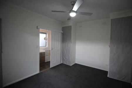 Spacious 4 Bedroom Family Home - Photo 5