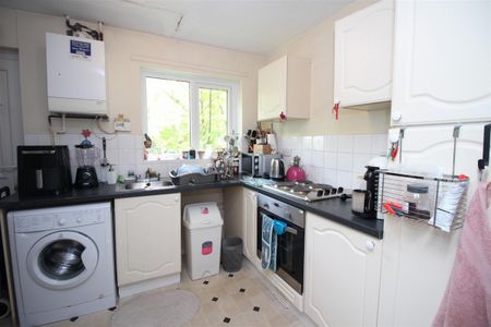 2 bedroom Student Terraced House to rent in Windmill Court, Newcastle Upon Tyne - Photo 2