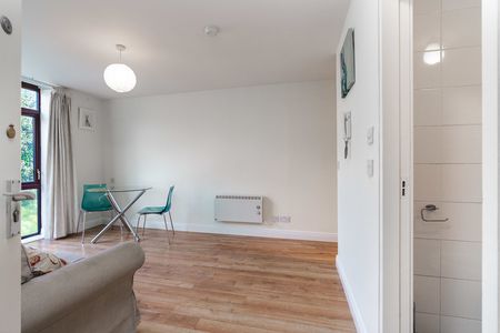 Apartment 10, The Moorings, Saint Mary's Road, Ballsbridge, Dublin 4, D04 T285 - Photo 4
