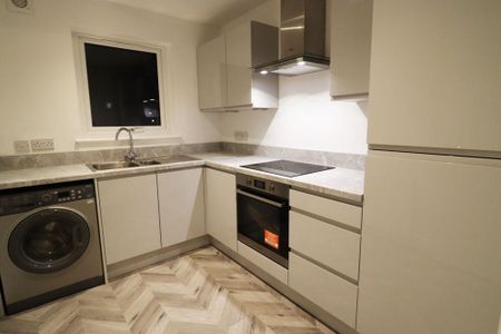 3 bedroom flat to rent - Photo 5