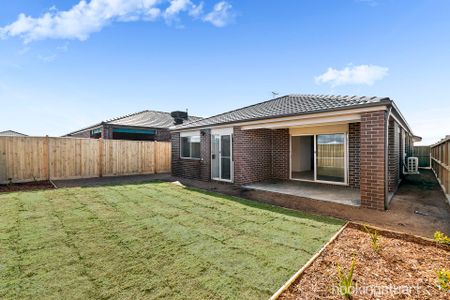 21 Hutchison Road, Mambourin. - Photo 4