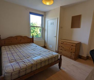 5 bedroom semi-detached house to rent - Photo 3