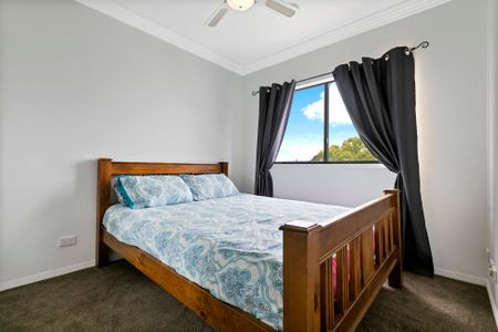 Picnic Point – Three Bedroom Penthouse with Private Roof Top Garden! - Photo 3