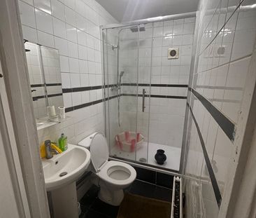 Room in a Shared House, Hermit Road, E16 - Photo 6