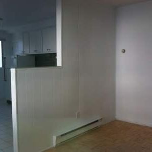 2 1/2 à 15 Min à Pied Cégep Limoilou,tout Inclus Et Wifi - Photo 1