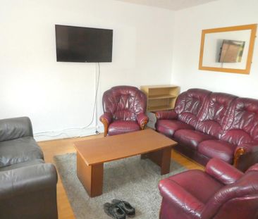 4 bedroom semi-detached house to rent - Photo 1