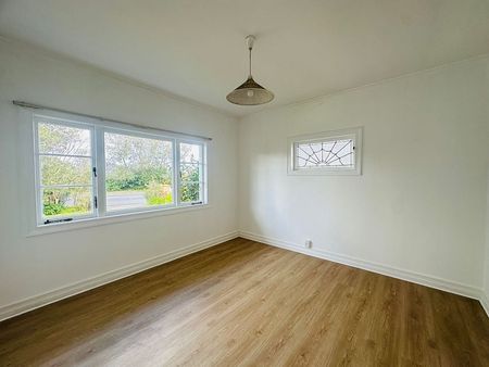 3-Bedroom Home in Mt Albert Road with Carport - Photo 4