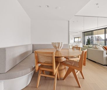 Iconic Horizon building, renovated two bedroom apartment - Photo 5
