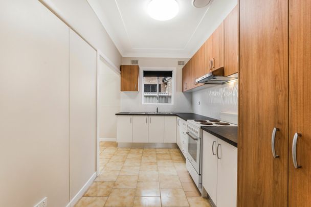 Neat & Tidy 2 Bedroom Home - Photo 1