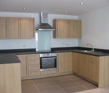 2 double bedroom apartment in the sought after Park Way development... - Photo 4