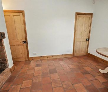 2 bedroom end of terrace house to rent - Photo 3