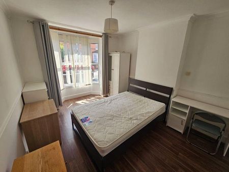 4 bedroom property to rent - Photo 5