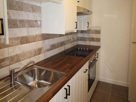 3 bedroom flat share to rent - Photo 5
