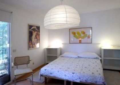 Center-Popolo: Excellently restored 1 bedroom, living, bath, terrace with views. Sleeps 4. Ref 848