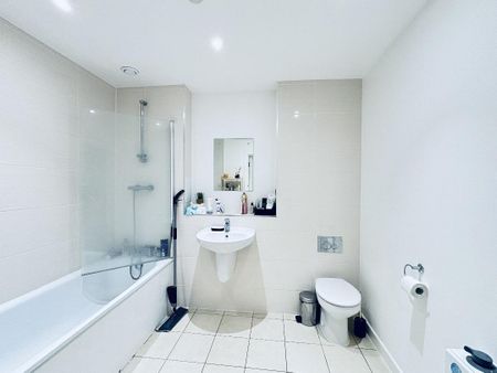 2 bedroom flat in 7 Turnberry Quay - Photo 5