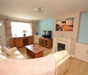 1 Bed Terraced House, Longroyd Place, LS11 - Photo 3