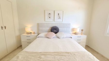 Middle Floor Apartment in Manilva - Photo 3