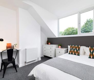 1 bedroom in a house share to rent - Photo 2