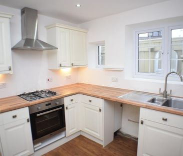 2 bedroom end of terrace house to rent - Photo 4