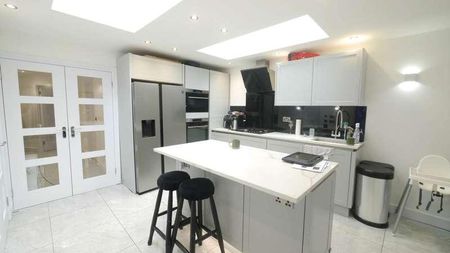 Nash Close, Hatfield, AL9 - Photo 5