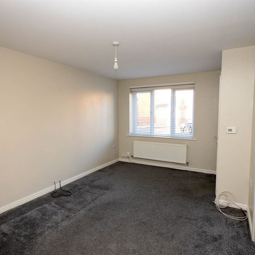 2 bed semi-detached house to rent in Montrose Crescent, Hebburn, NE31 - Photo 1