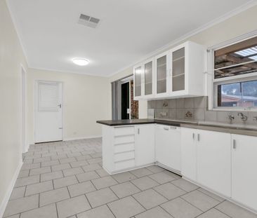 Charming 3-Bedroom Family Home in Morphett Vale, SA 5162 - Photo 4