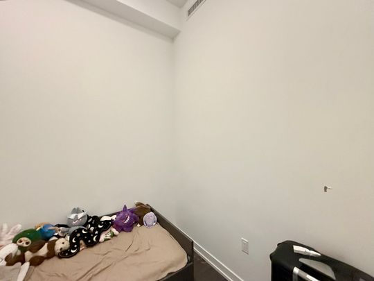 For Lease - 8 Olympic Garden Drive Unit# 903, Toronto, Ontario - Photo 1