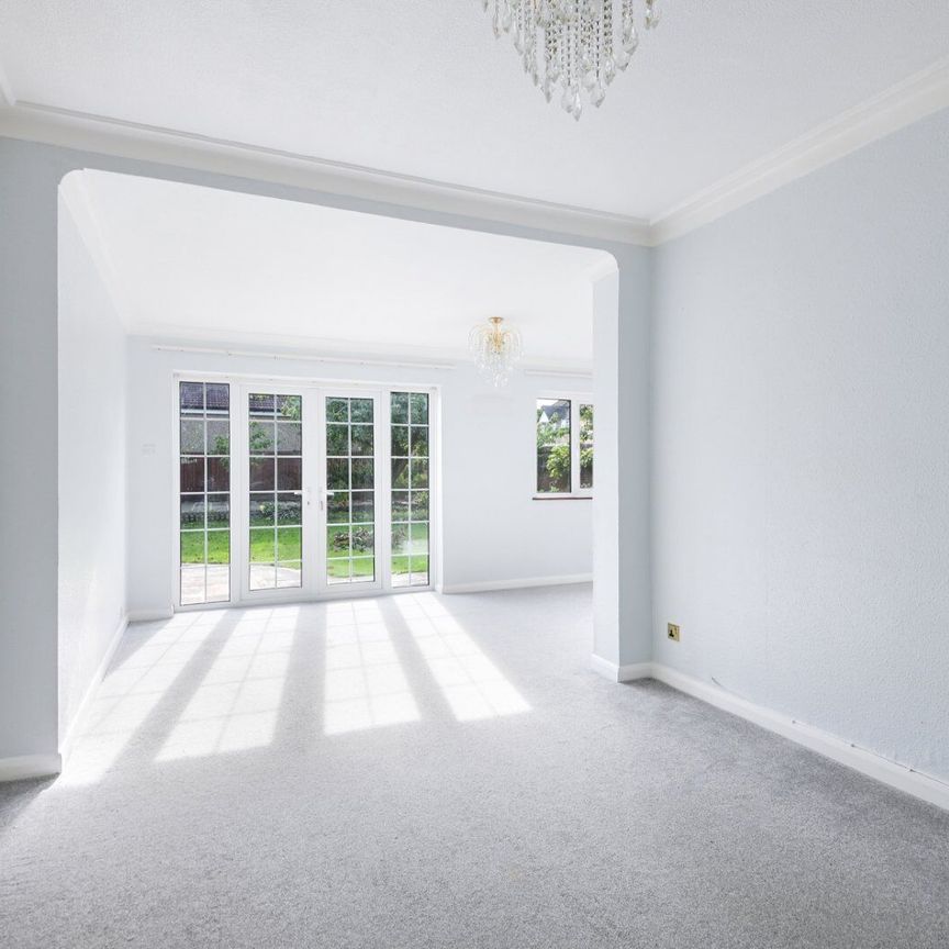 Litchfield Avenue, Morden, SM4 - Photo 1