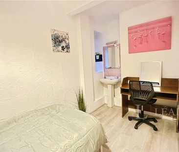 1 bedroom in a house share to rent - Photo 2