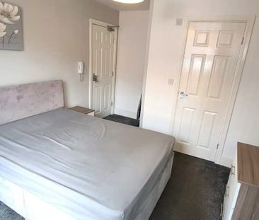 Room 1, Mansfield Road, Doncaster - Photo 1