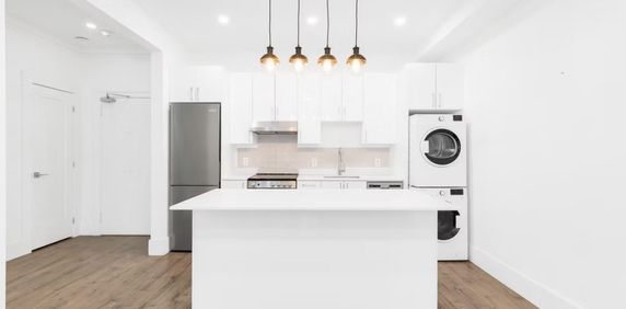 3 1/2 Apartment Near Metro Villa-maria - Photo 2