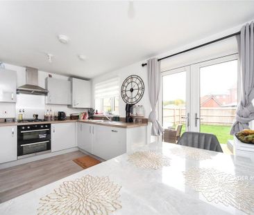 3 bedroom semi-detached house to rent - Photo 6