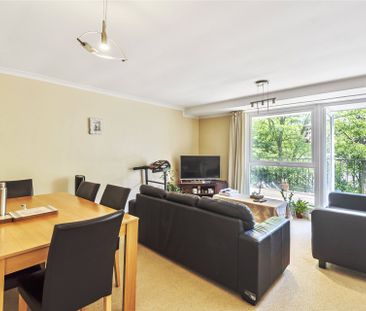 2 bedroom Maisonette in Maria Court, Reading - Photo 1
