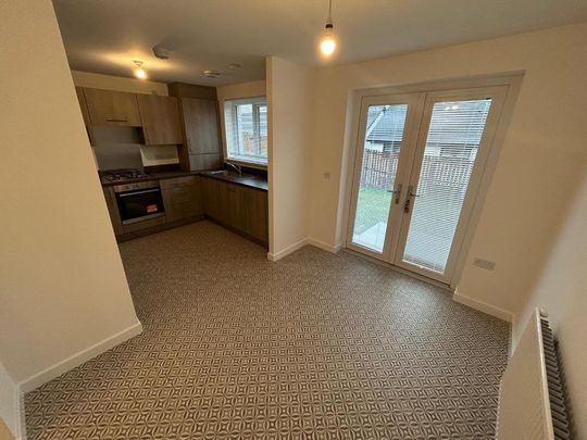 3 bedroom semi-detached house to rent - Photo 1
