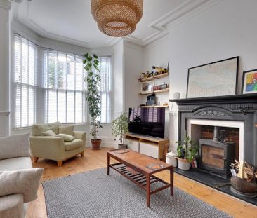 5 bedroom semi-detached house to rent - Photo 4