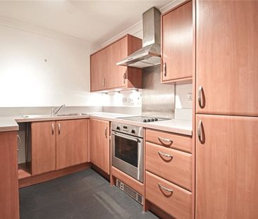 Well presented 1 bedroom 1st floor apartment situated at this popul... - Photo 2