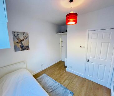 Studio to rent - Photo 5