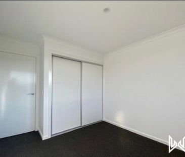 Pakenham - Photo 1
