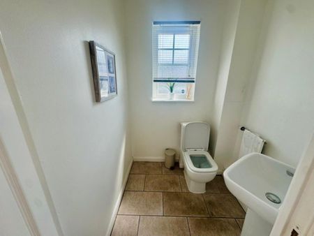 3 bedroom semi-detached house to rent - Photo 3