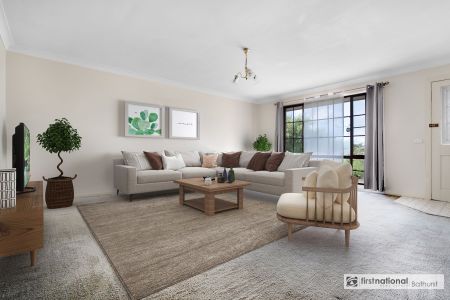 GREAT FAMILY HOME - Photo 2