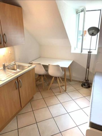 Studio au centre-ville de Neuchâtel, disponible immédiatement - Photo 2