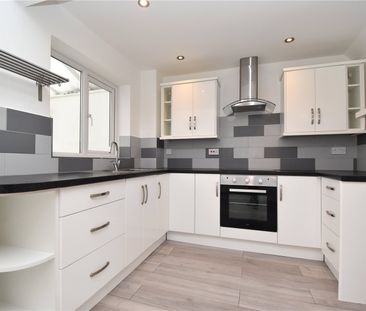 Yew Tree Rise, Pinewood, Ipswich, Suffolk, IP8 3RH - Photo 6