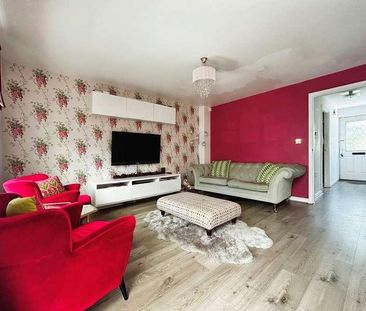 Walker Crescent, Langley, SL3 - Photo 2