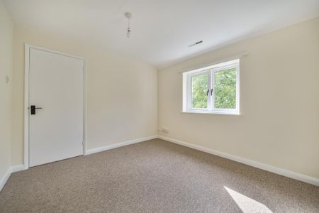 3 bedroom detached house to rent - Photo 5